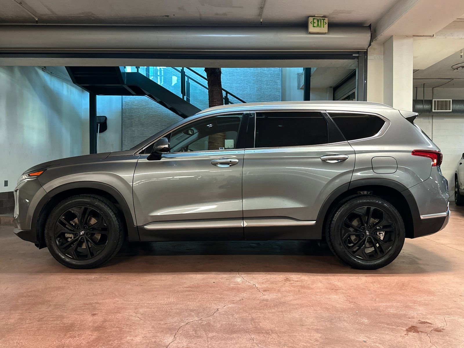 Used 2019 Hyundai Santa Fe Limited FWD image 2
