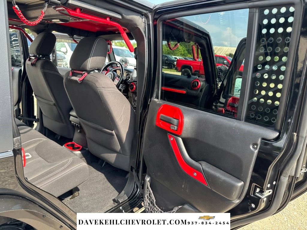 Used 2015 Jeep Wrangler Unlimited Sahara AWD/4WD image 21