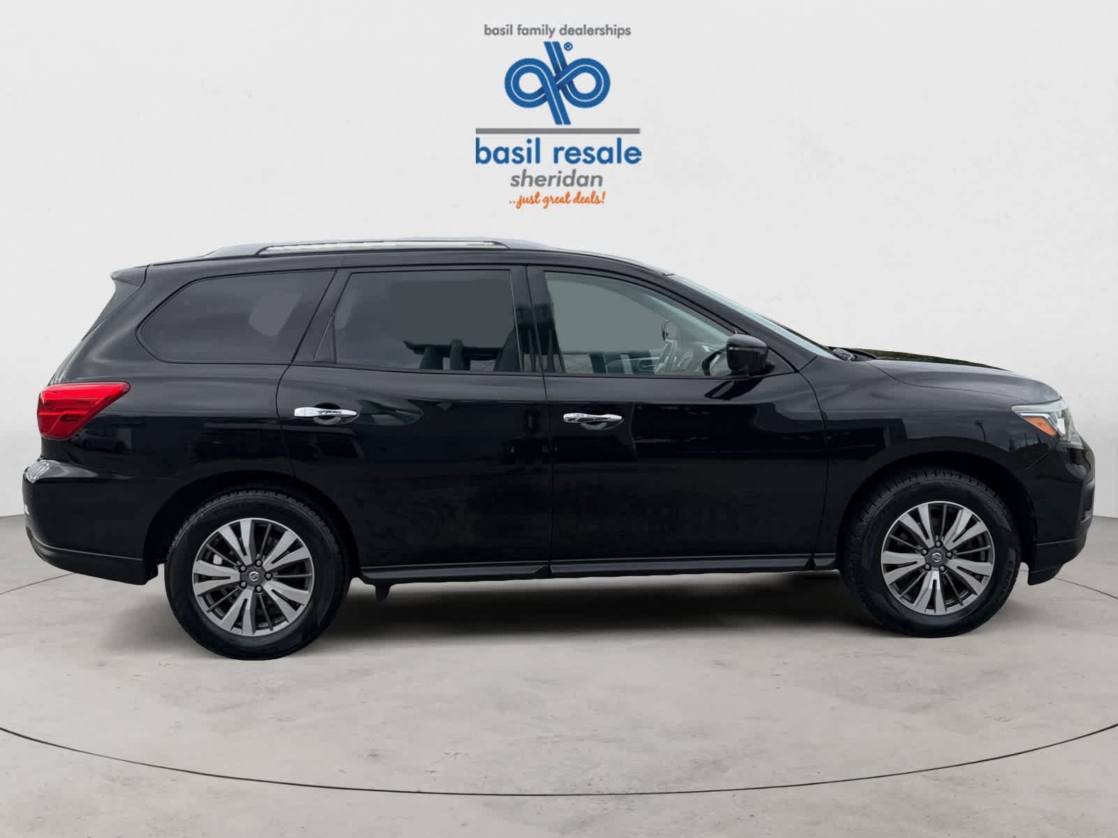 Used 2018 Nissan Pathfinder SL AWD/4WD image 9