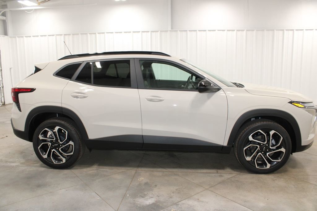 New 2026 Chevrolet Trax RS w/ Sunroof Package image 11