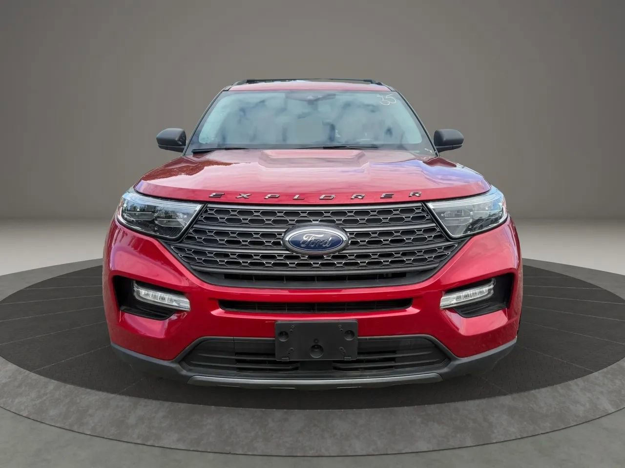 Used 2021 Ford Explorer XLT w/ Equipment Group 202A AWD/4WD image 2
