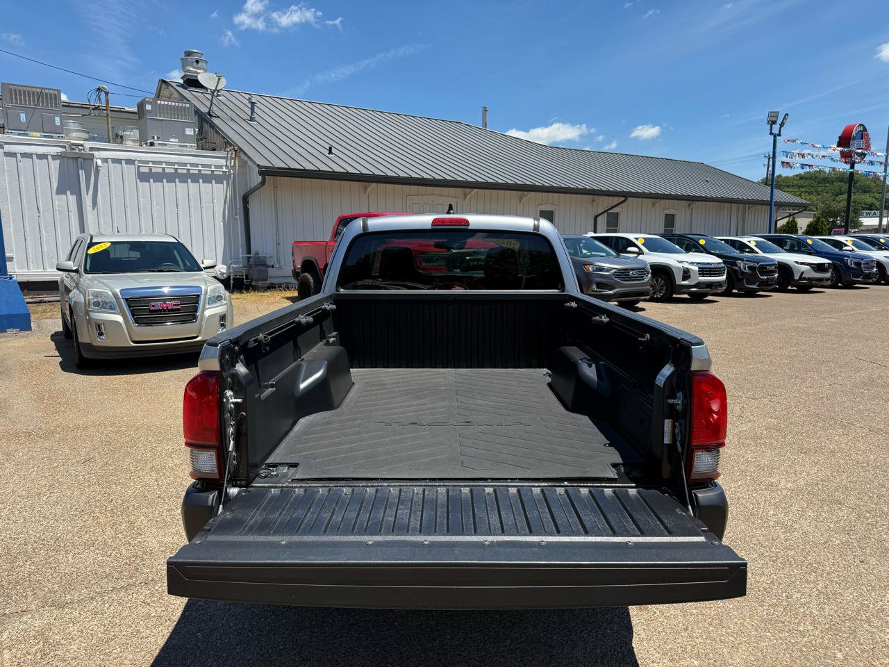 Used 2021 Toyota Tacoma SR RWD image 8