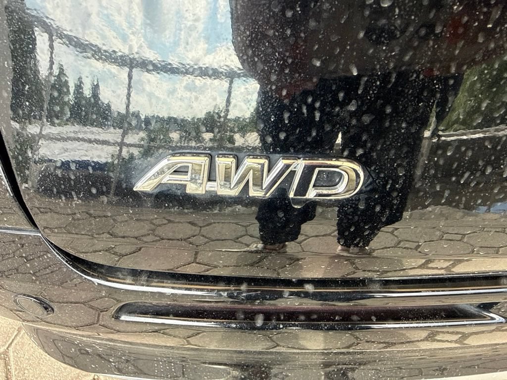 Used 2024 Toyota Sienna Limited AWD/4WD image 11
