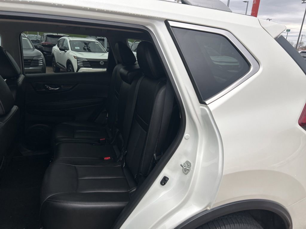 Used 2018 Nissan Rogue SL w/ Premium Package image 21