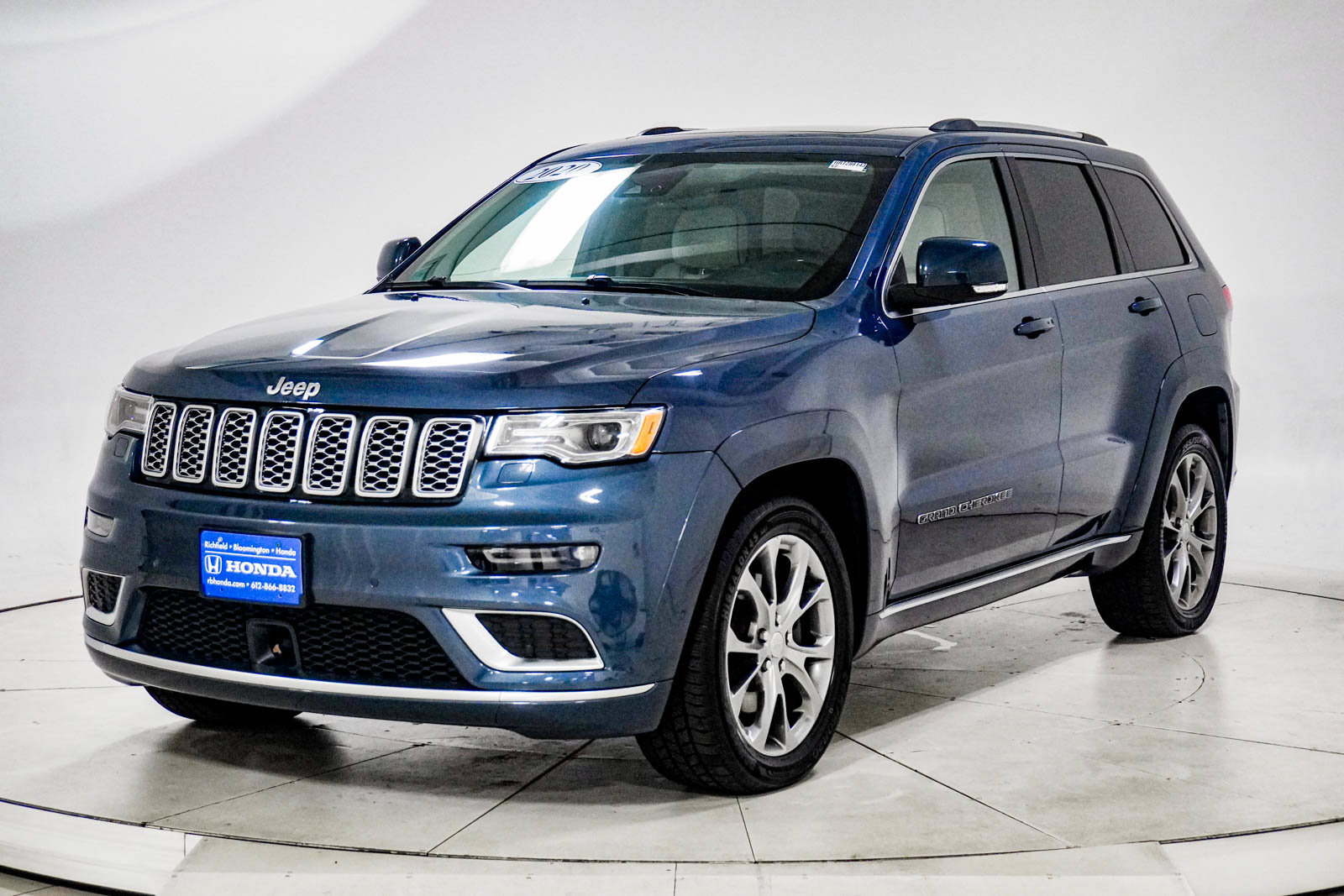 Used 2020 Jeep Grand Cherokee Summit AWD/4WD image 2
