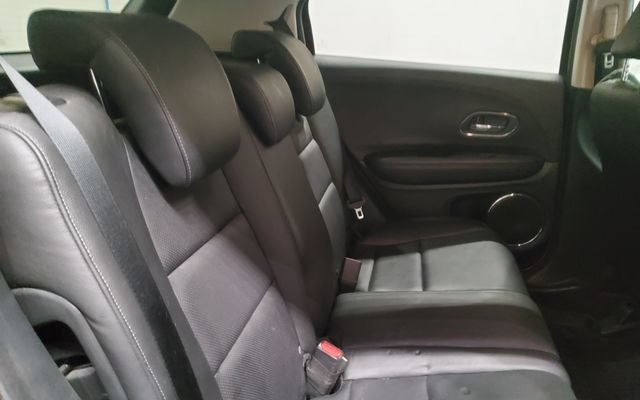 Used 2020 Honda HR-V Touring image 22