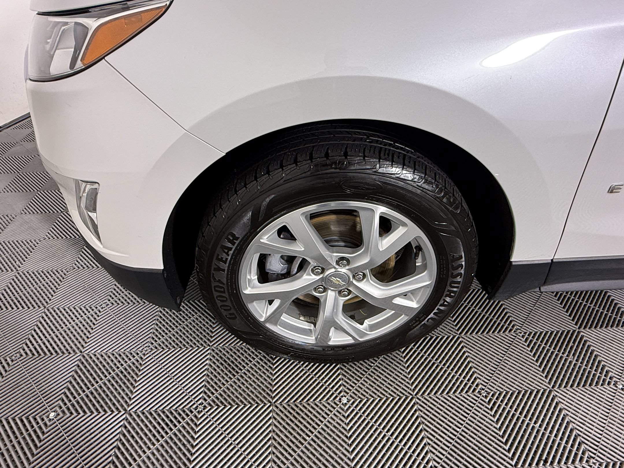 Used 2020 Chevrolet Equinox LT FWD image 12