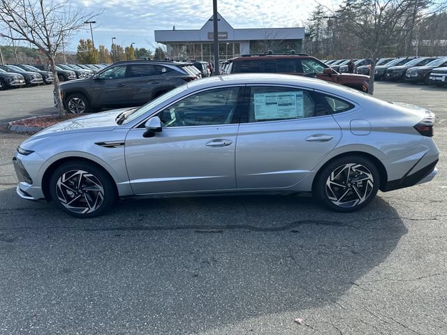 New 2026 Hyundai Sonata SEL FWD image 2