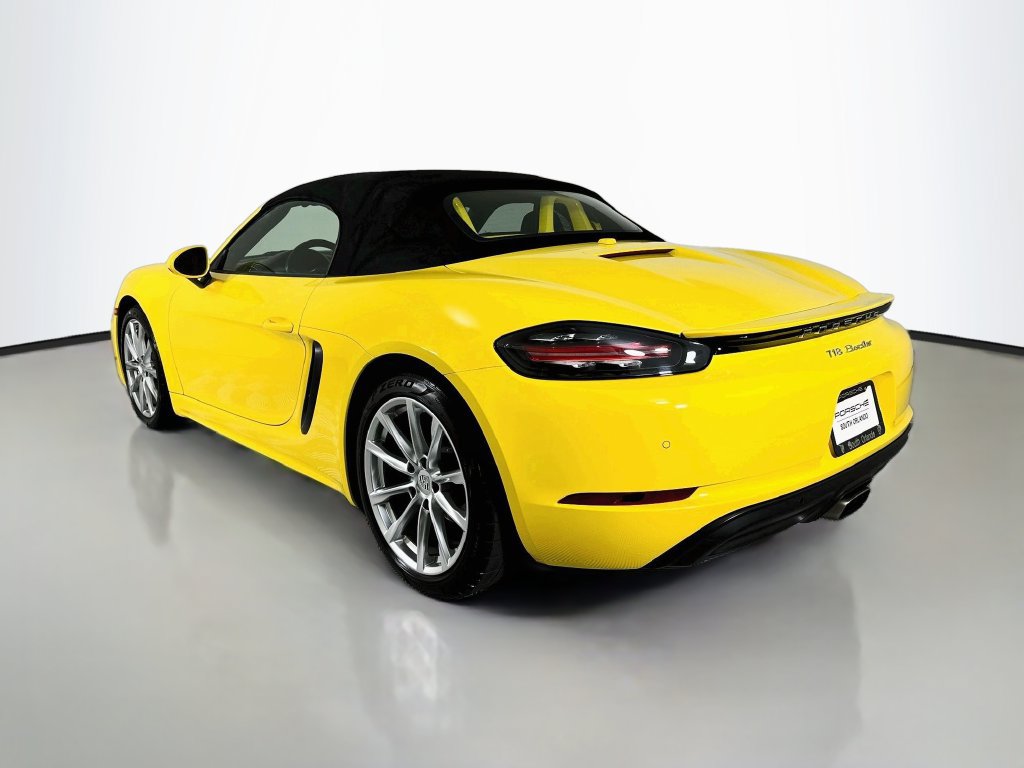 Used 2018 Porsche 718 Boxster RWD image 3