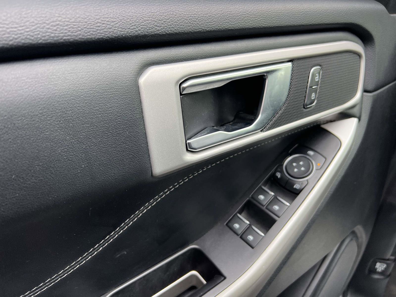 Used 2022 Ford Explorer XLT w/ Equipment Group 202A image 15