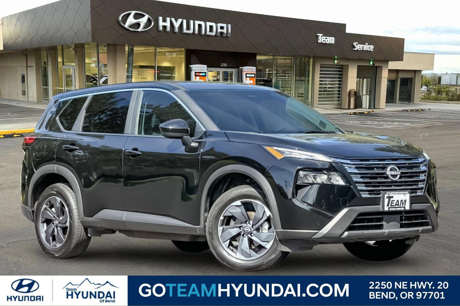 Used 2025 Nissan Rogue SV