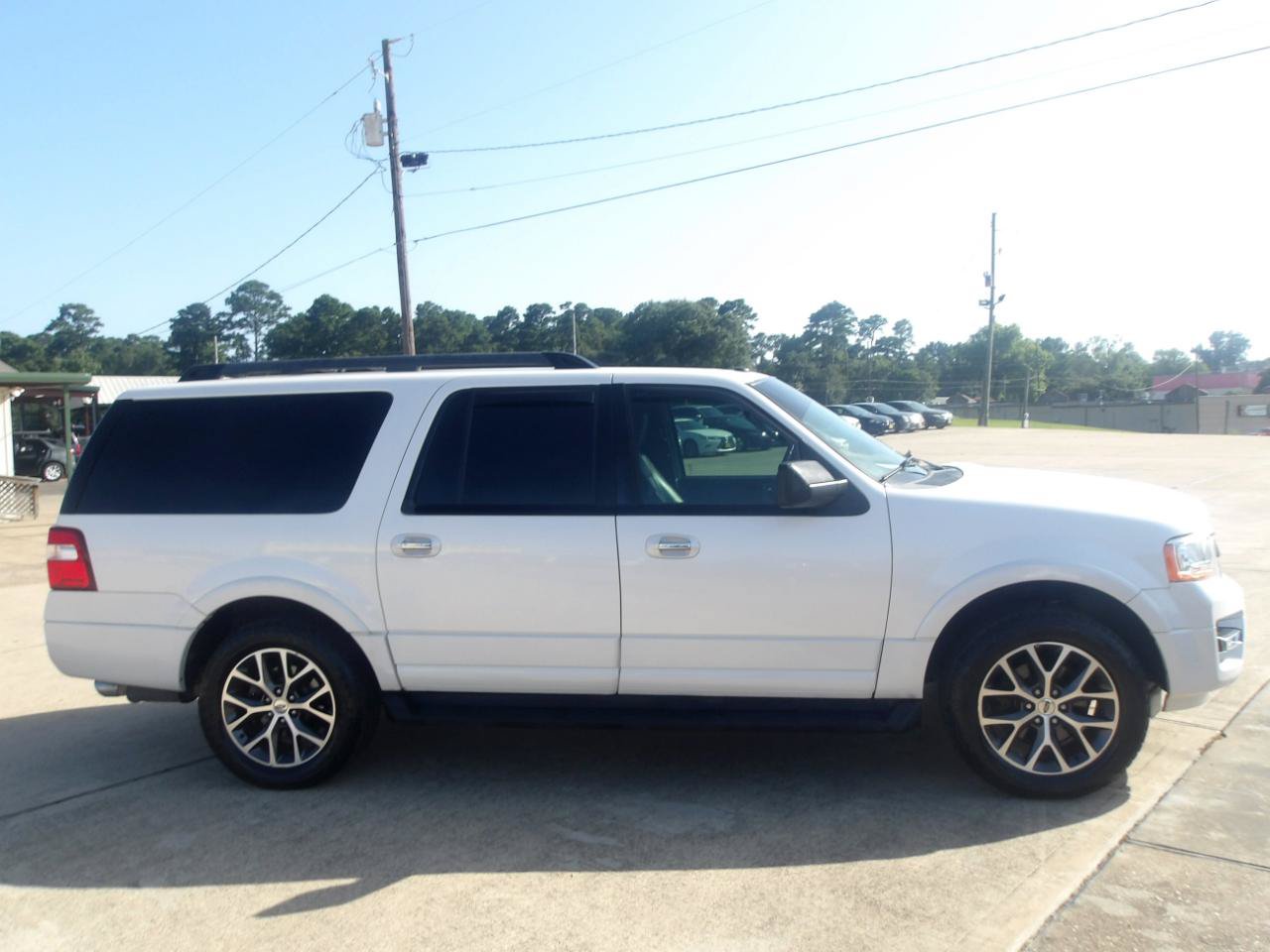 Used 2017 Ford Expedition EL XLT w/ Equipment Group 202A RWD image 5