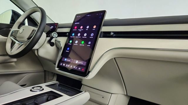 New 2026 Volvo EX90 Plus AWD/4WD image 35