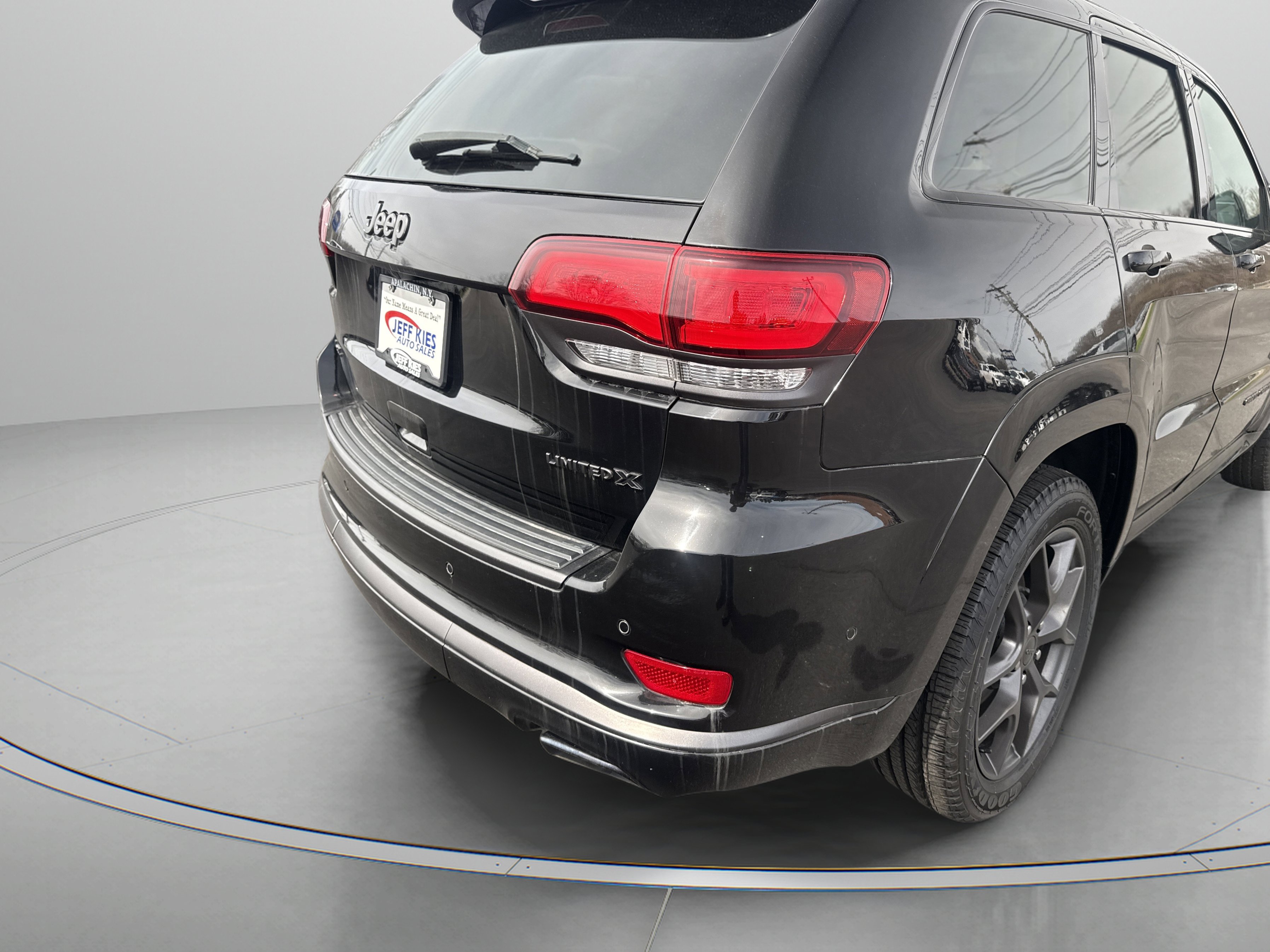 Used 2020 Jeep Grand Cherokee Limited X image 4