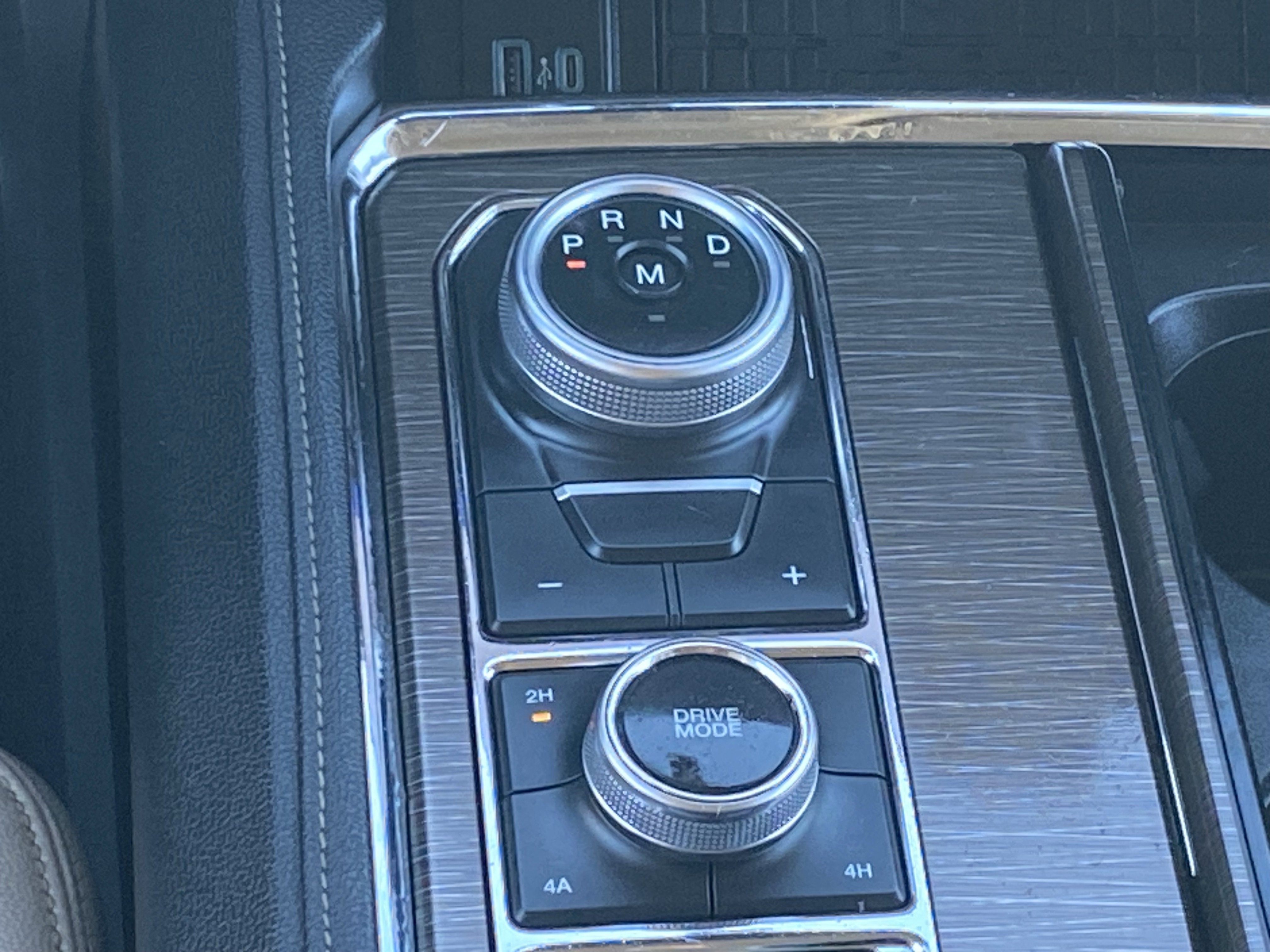 Used 2022 Ford Expedition Limited image 25