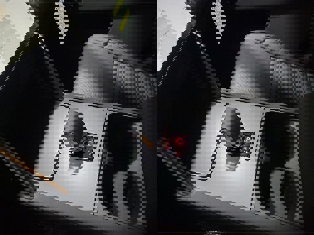 New 2025 Land Rover Discovery Sport Dynamic SE image 20