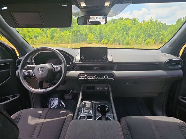 Used 2025 Honda Pilot Sport image 10