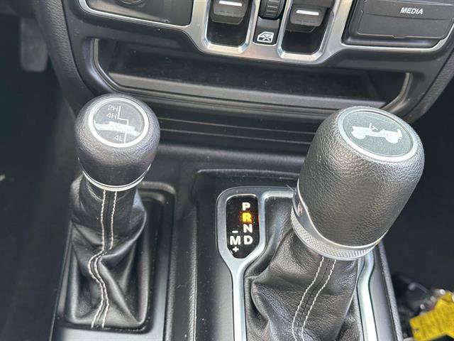 Used 2023 Jeep Wrangler Sahara AWD/4WD image 21