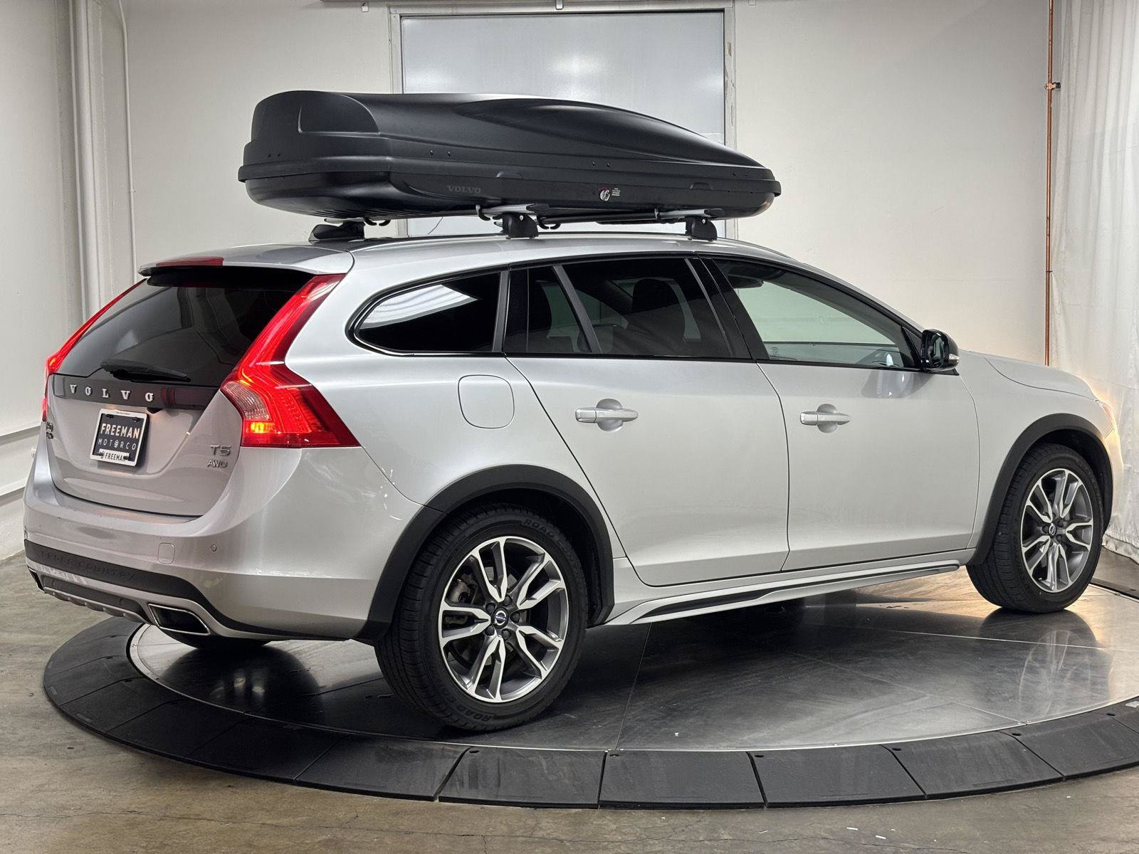 Used 2017 Volvo V60 T5 Cross Country w/ Convenience Package AWD/4WD image 7
