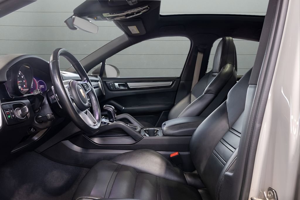 Used 2023 Porsche Cayenne Coupe AWD/4WD image 43