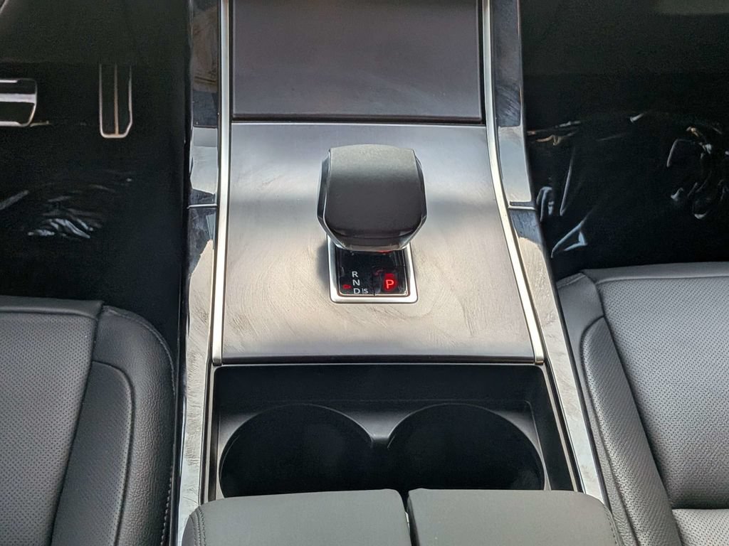 Certified 2026 Land Rover Range Rover Velar Dynamic SE AWD/4WD image 22