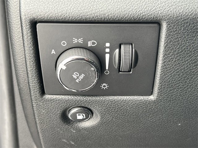 Used 2014 Jeep Grand Cherokee Limited image 16