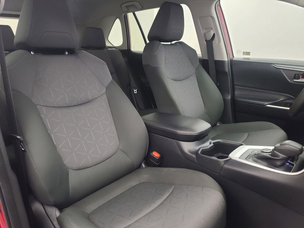 Used 2025 Toyota RAV4 XLE image 17