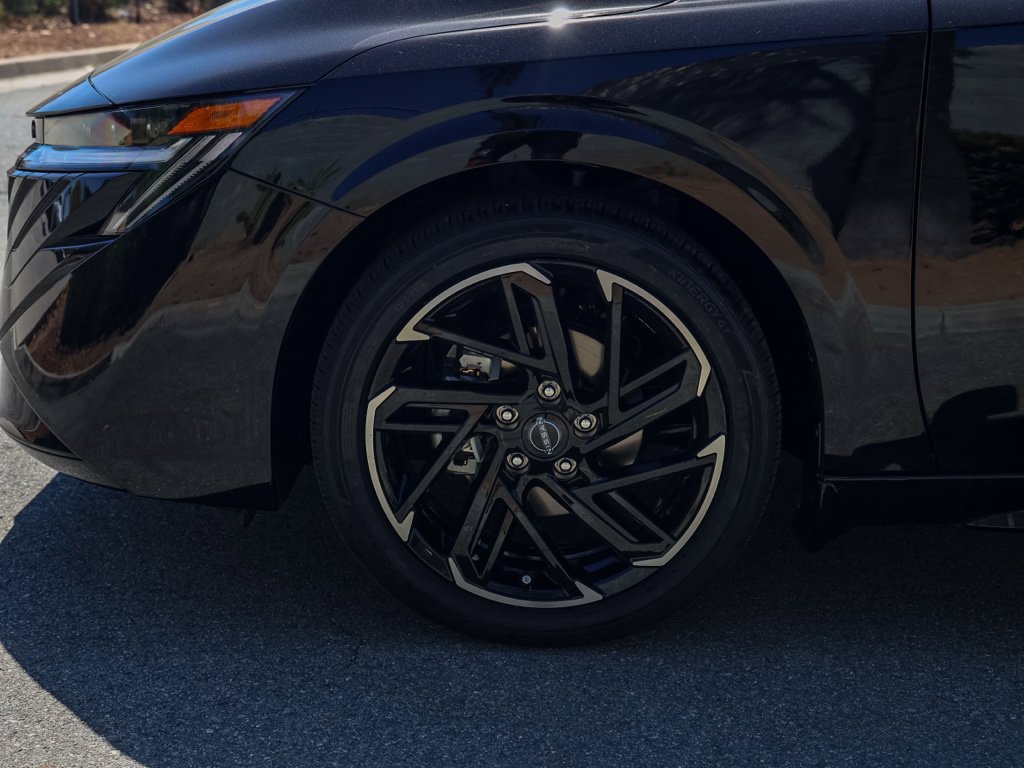 New 2026 Nissan Sentra SR w/ SR Premium Package FWD image 12