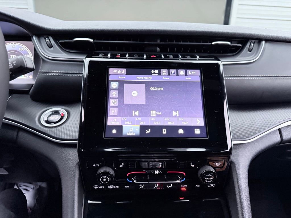 Used 2025 Jeep Grand Cherokee Laredo X w/ Luxury Tech Group I image 20