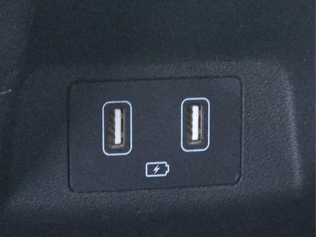 Used 2022 Hyundai Santa Cruz Limited image 16