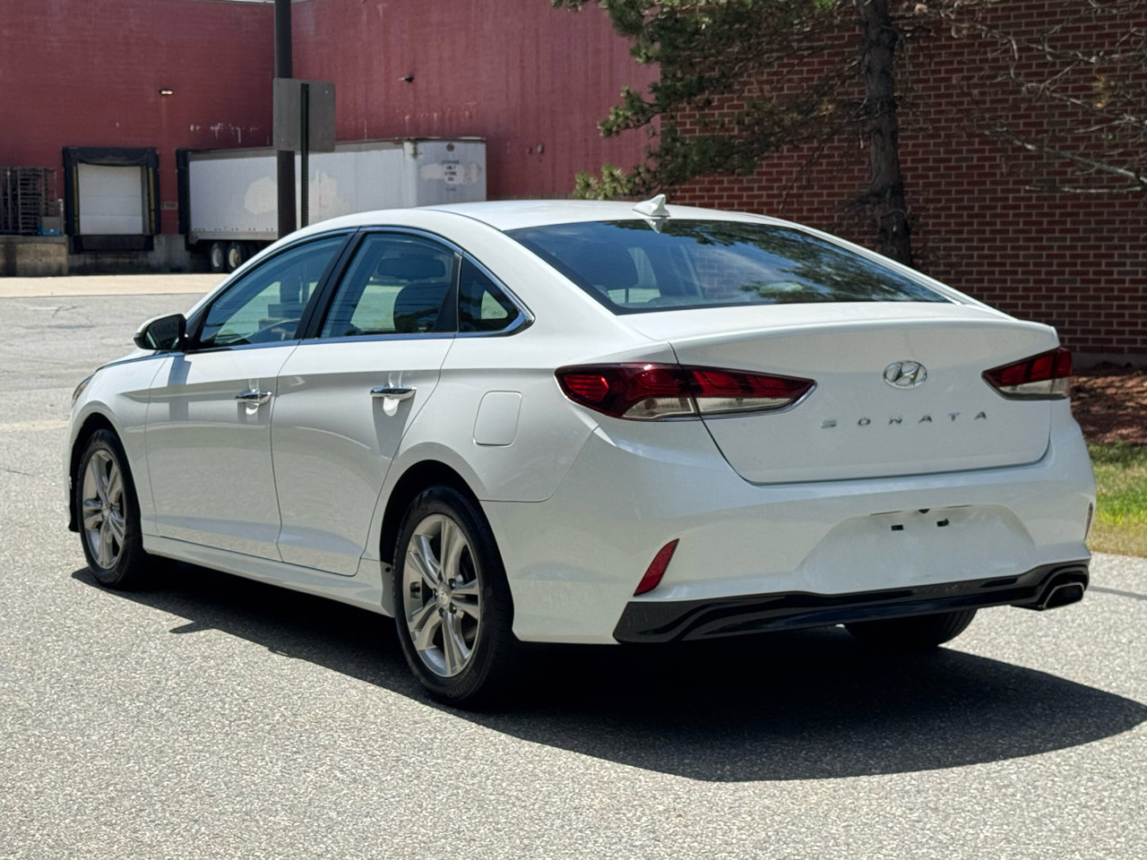 Used 2018 Hyundai Sonata SEL w/ Tech Package 04 image 4