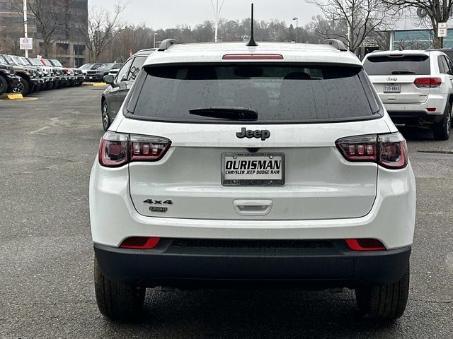 New 2026 Jeep Compass Latitude w/ Sun and Sound Group AWD/4WD image 3
