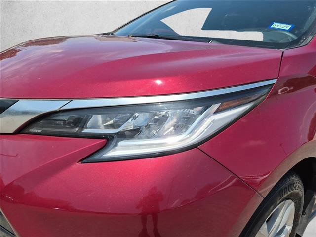 Used 2025 Toyota Sienna Limited FWD image 11