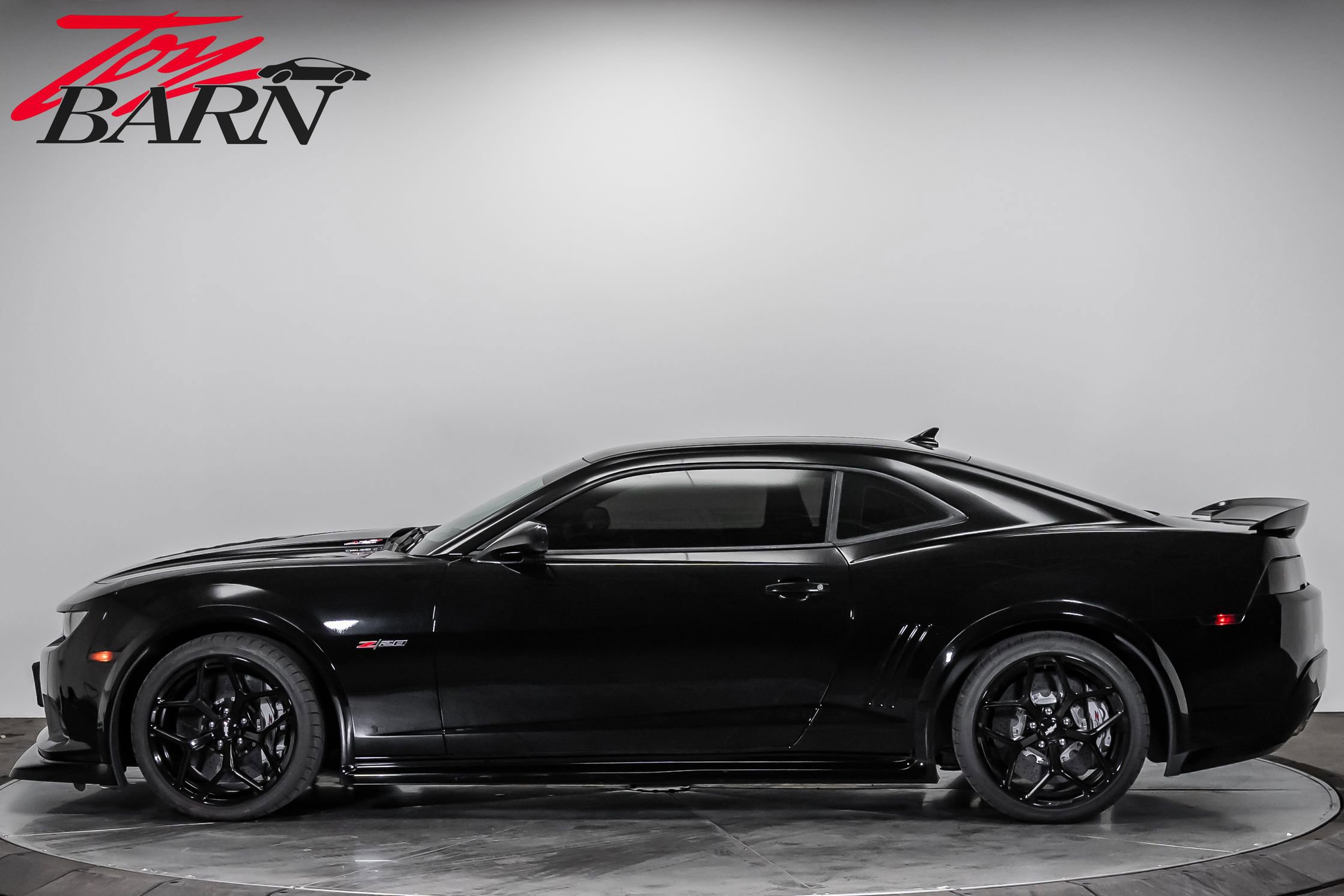 Used 2015 Chevrolet Camaro Z/28 video 2