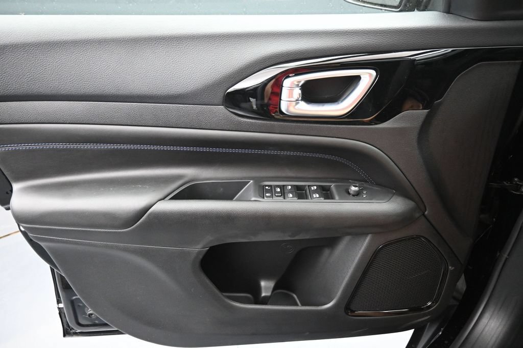 New 2026 Jeep Compass Latitude AWD/4WD image 16