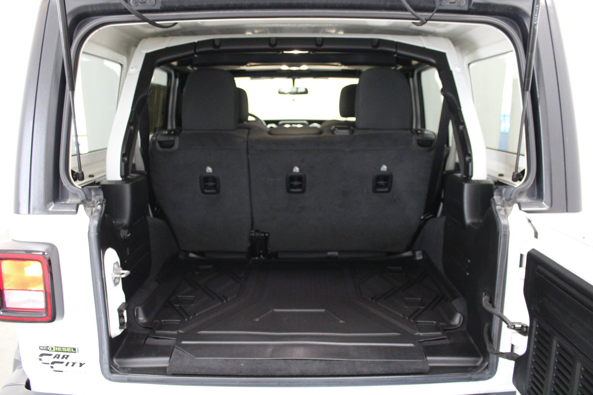 Used 2021 Jeep Wrangler Unlimited Sahara w/ Dual Top Group image 21