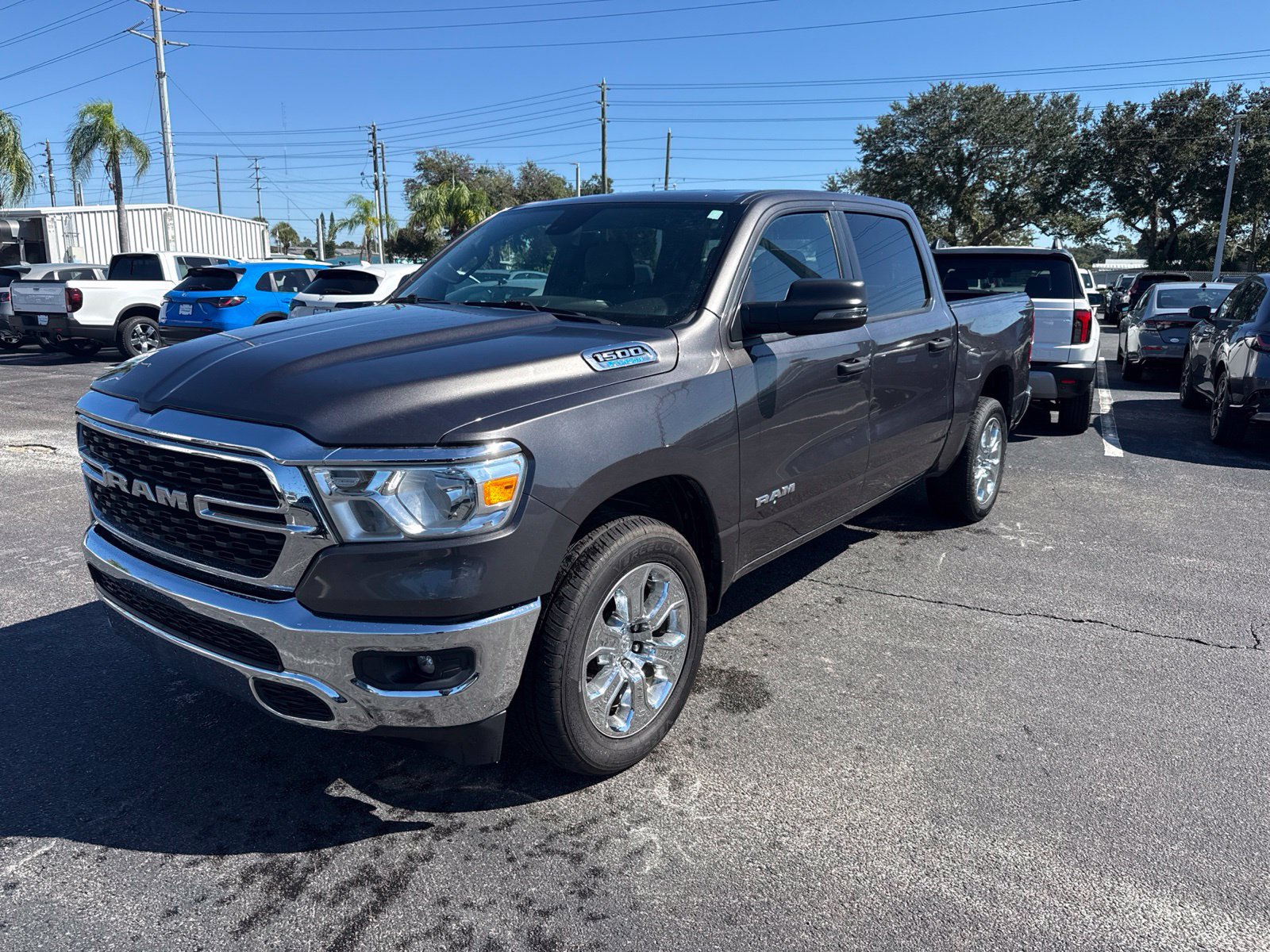 Used 2023 RAM 1500 Big Horn AWD/4WD image 3