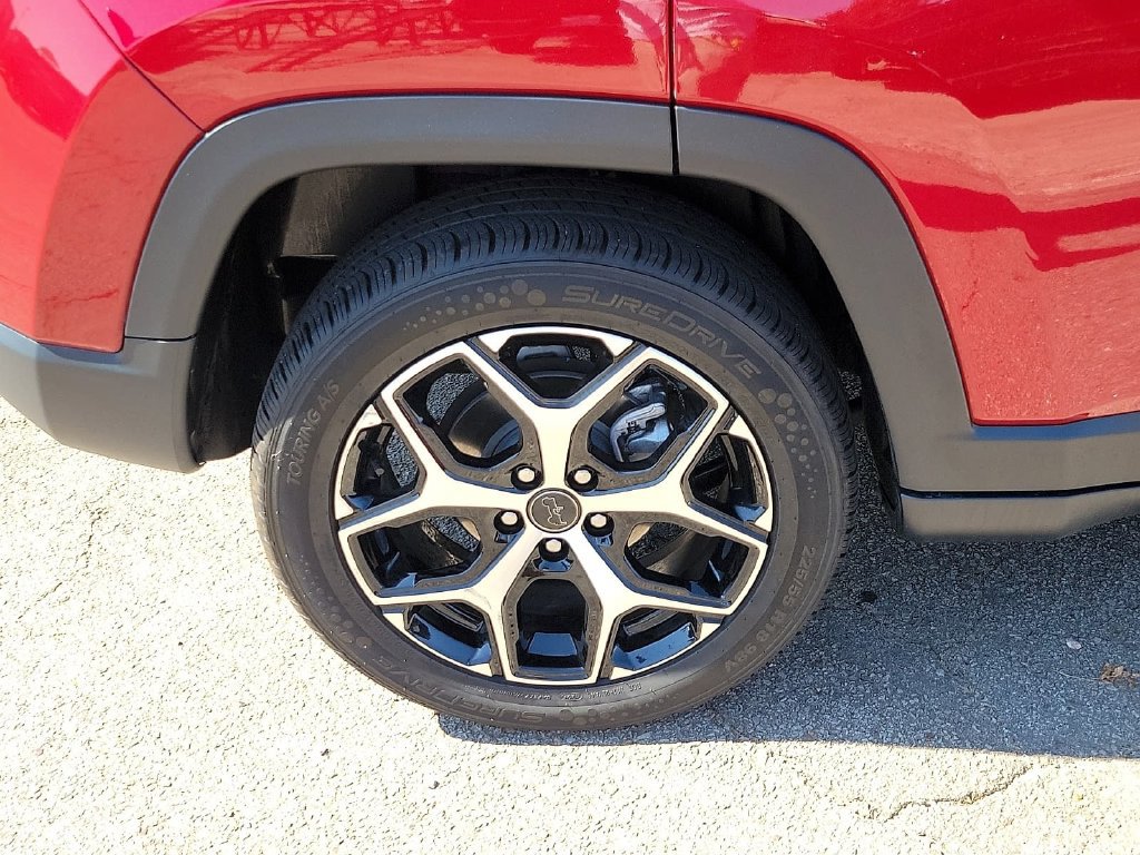 Used 2025 Jeep Compass Limited AWD/4WD image 7