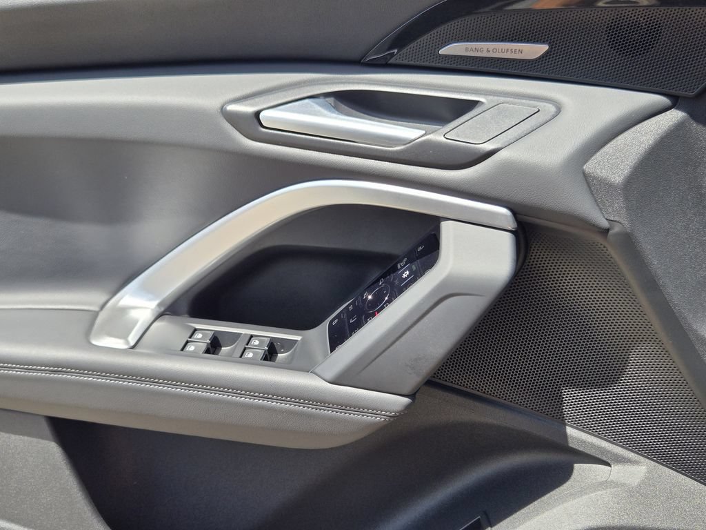 Certified 2025 Audi Q5 Prestige AWD/4WD image 28