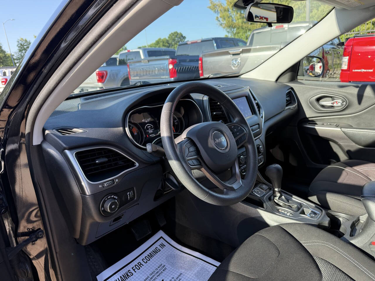 Used 2019 Jeep Cherokee Latitude w/ Popular Appearance Group FWD image 6
