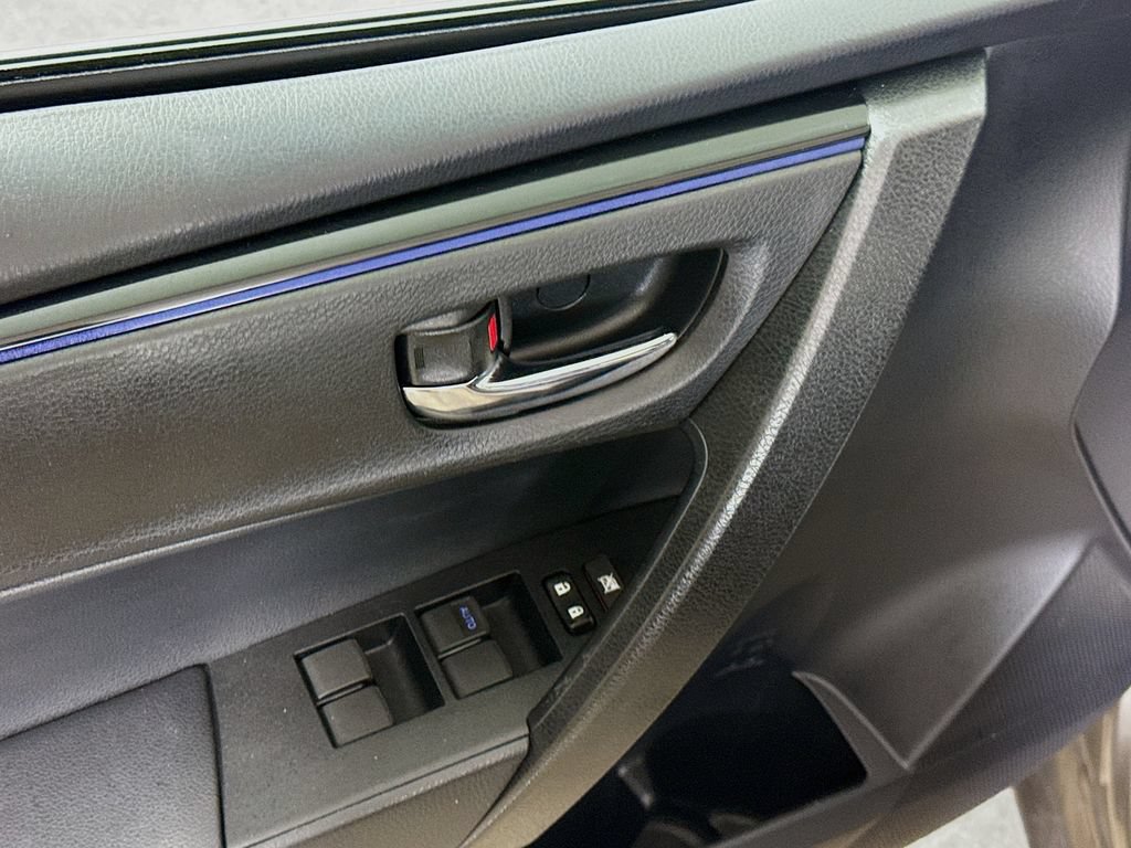 Used 2019 Toyota Corolla L FWD image 17