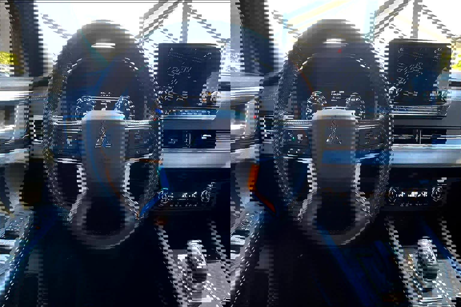 Used 2023 Mitsubishi Outlander SE Black Edition image 6