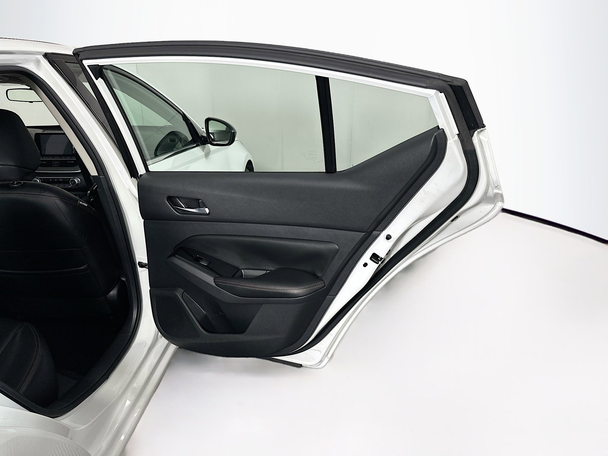 Used 2024 Nissan Altima 2.5 SR image 27