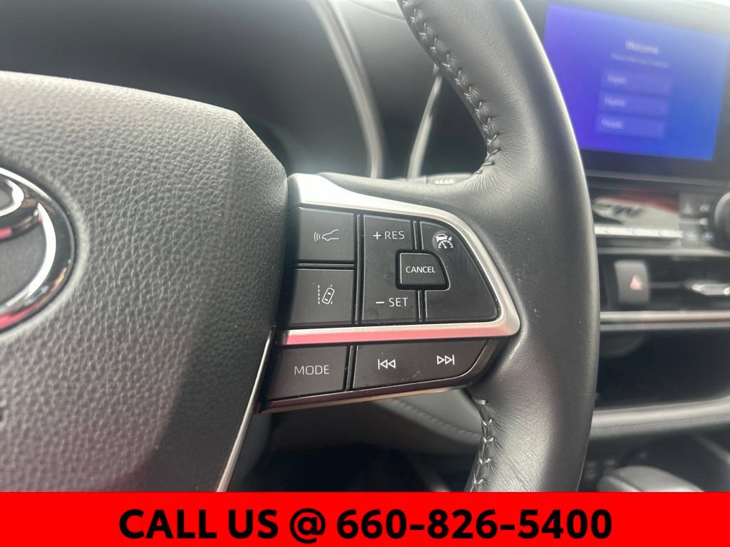 Used 2025 Toyota Highlander XSE AWD/4WD image 21