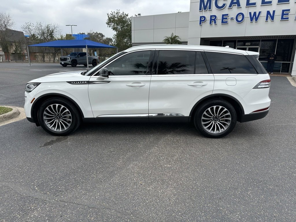Used 2022 Lincoln Aviator Reserve w/ Elements Package Plus image 3