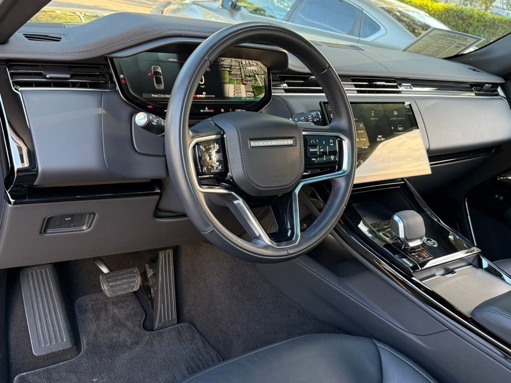 Used 2025 Land Rover Range Rover Sport SE image 46