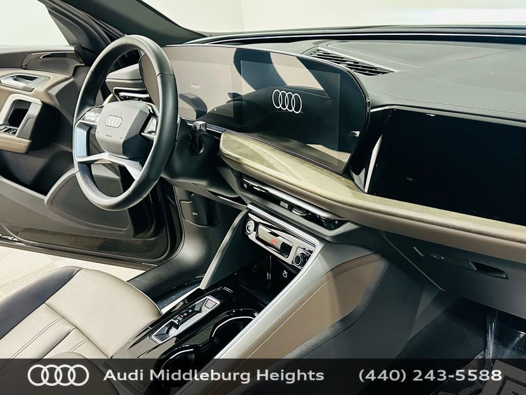 Certified 2025 Audi Q5 Premium w/ Convenience Package image 11