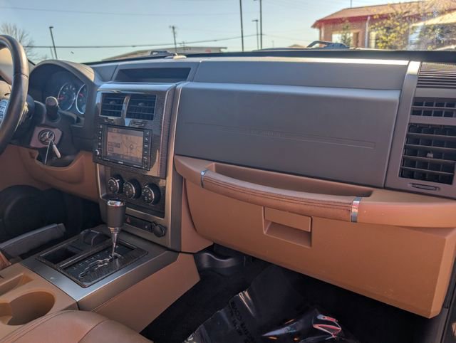 Used 2011 Jeep Liberty Limited w/ Tire & Wheel Group image 22