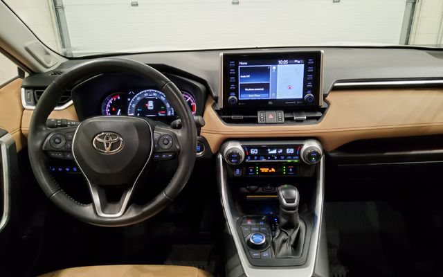 Used 2020 Toyota RAV4 Limited AWD/4WD image 23