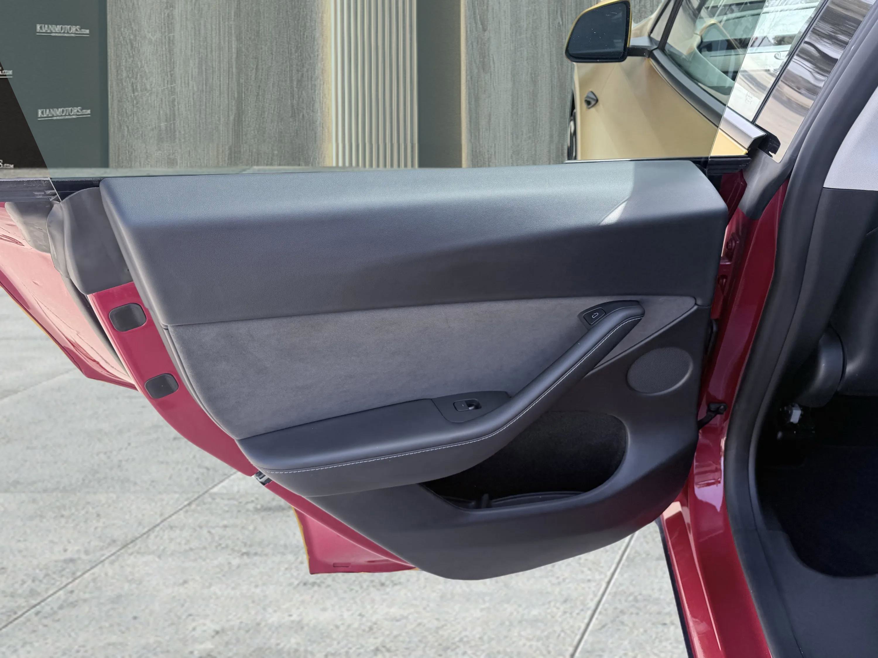 Used 2023 Tesla Model Y Performance image 30